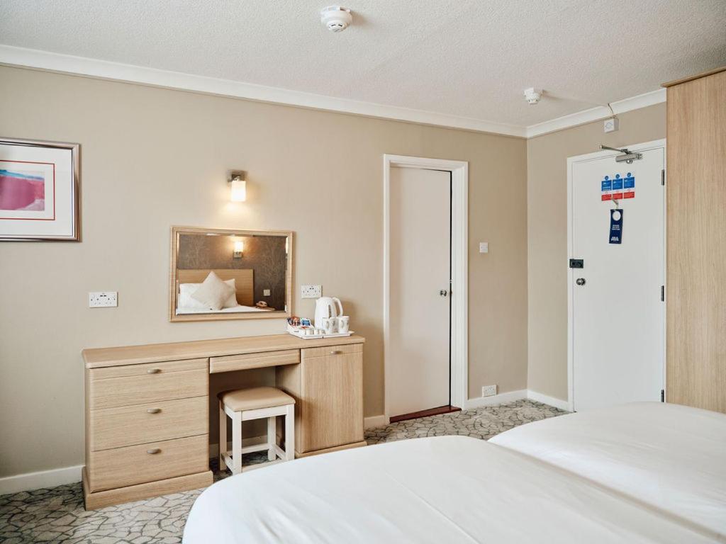Hotel De Normandie Saint Helier Екстер'єр фото